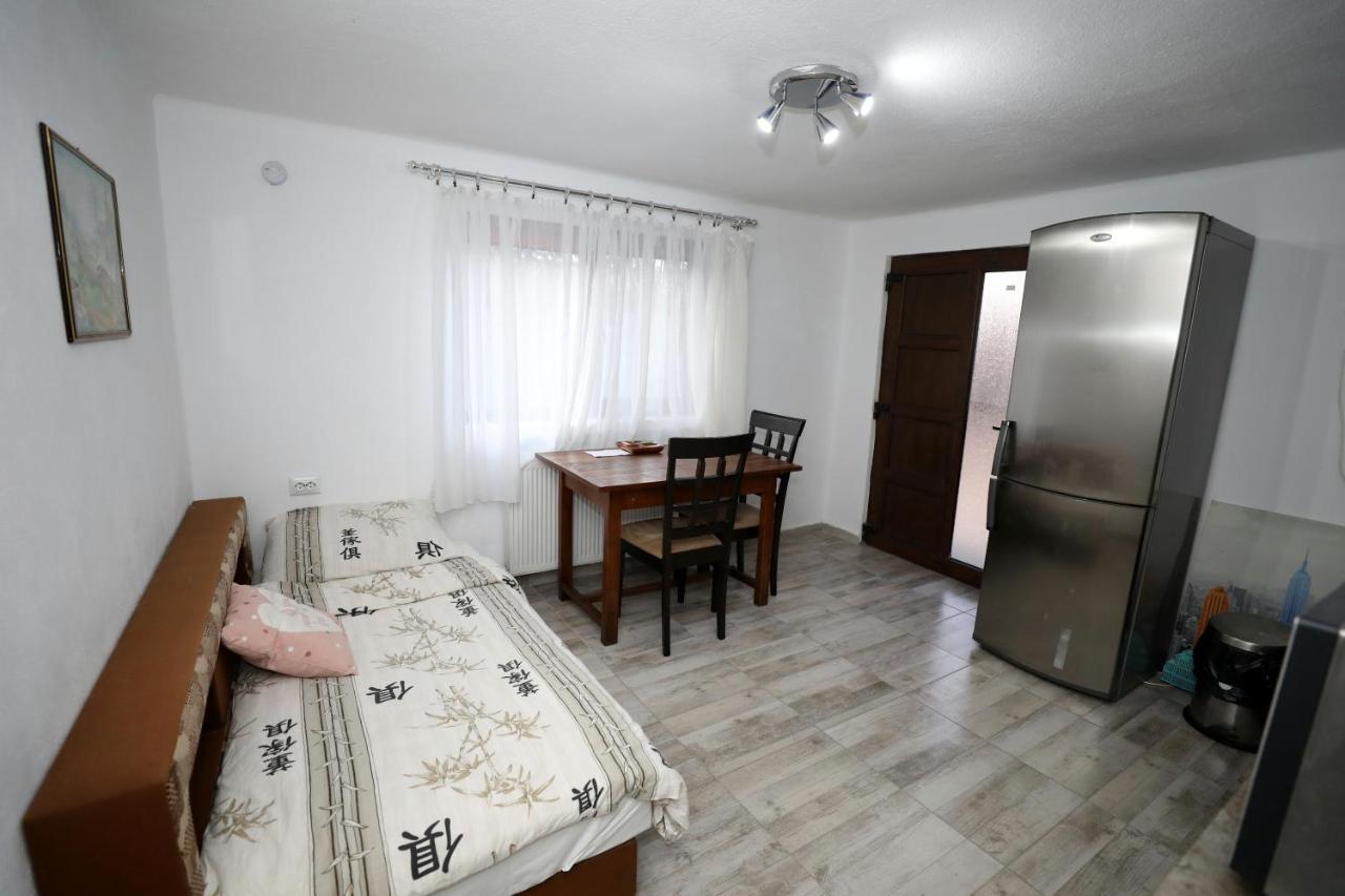 Arad Apartment - Airport Area Екстериор снимка